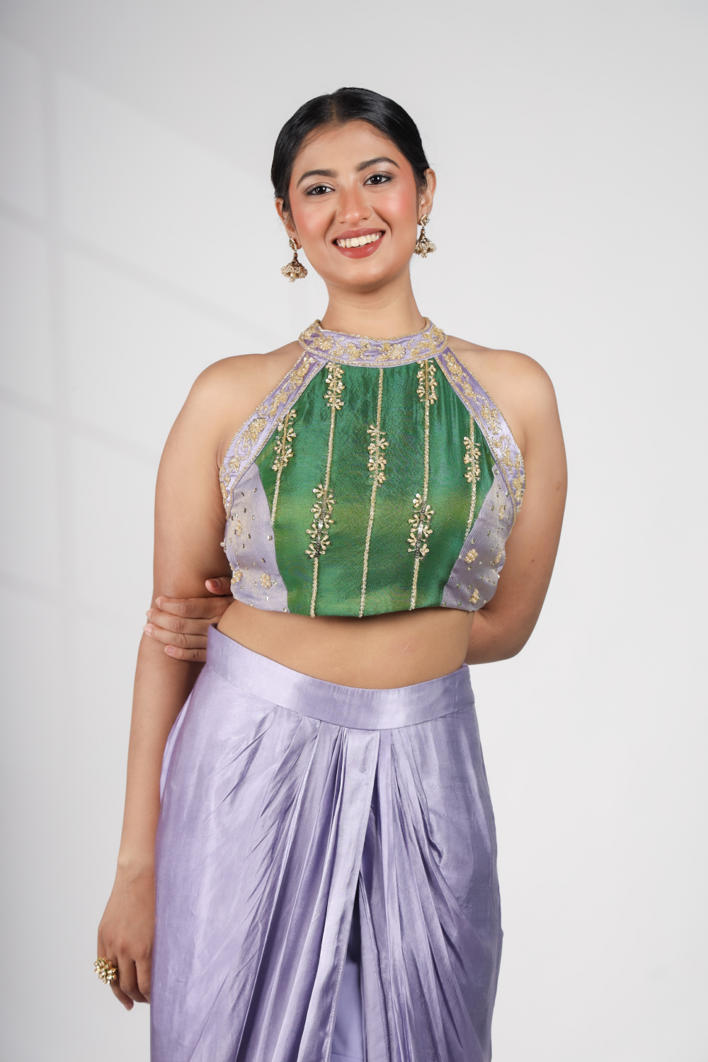 Meadow Muse – A harmony of lilac and emerald glow