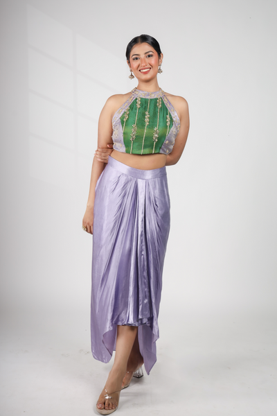 Meadow Muse – A harmony of lilac and emerald glow