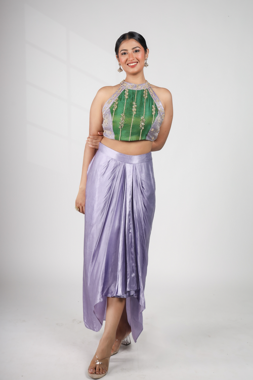 Meadow Muse – A harmony of lilac and emerald glow